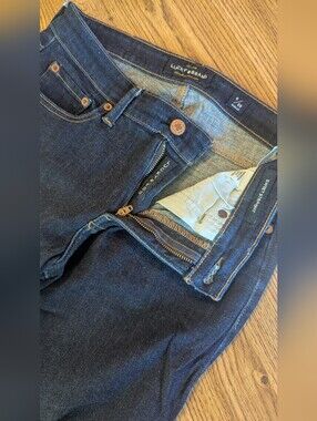 Lucky Brand Women’s Straight Blue Jeans with Brass Zip
